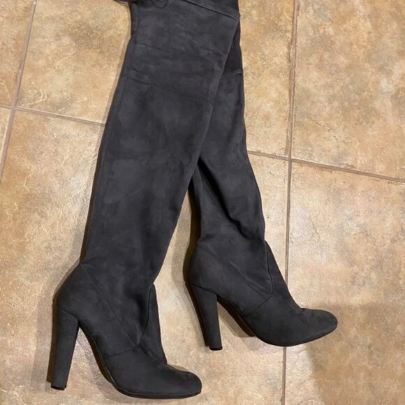 New in Box Steve Madden “Gorgeous” gray Boot size 8.5 - Picture 2 of 4